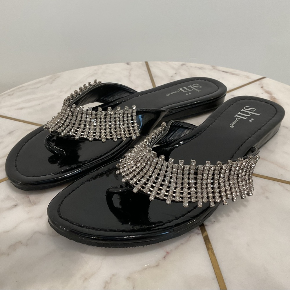🔴SHI BY JOURNEYS RHINESTONE SANDALS🔴